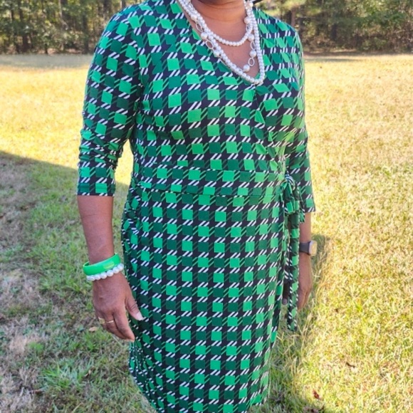 Meet your Posher, Melissa - Picture 1 of 5